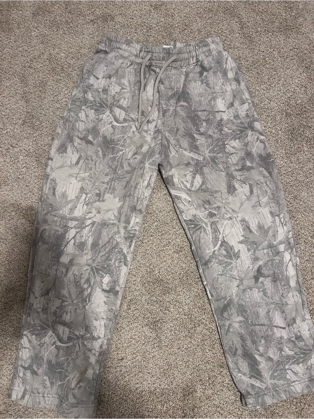 Hollister Men's Gray Leaf Camo Joggers